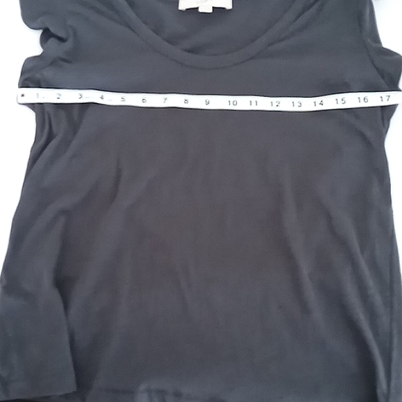 Loft Dark Gray T-Shirt Short Sleeve Flutter Sleeves Women's Size Medium Preowned - Picture 7 of 8